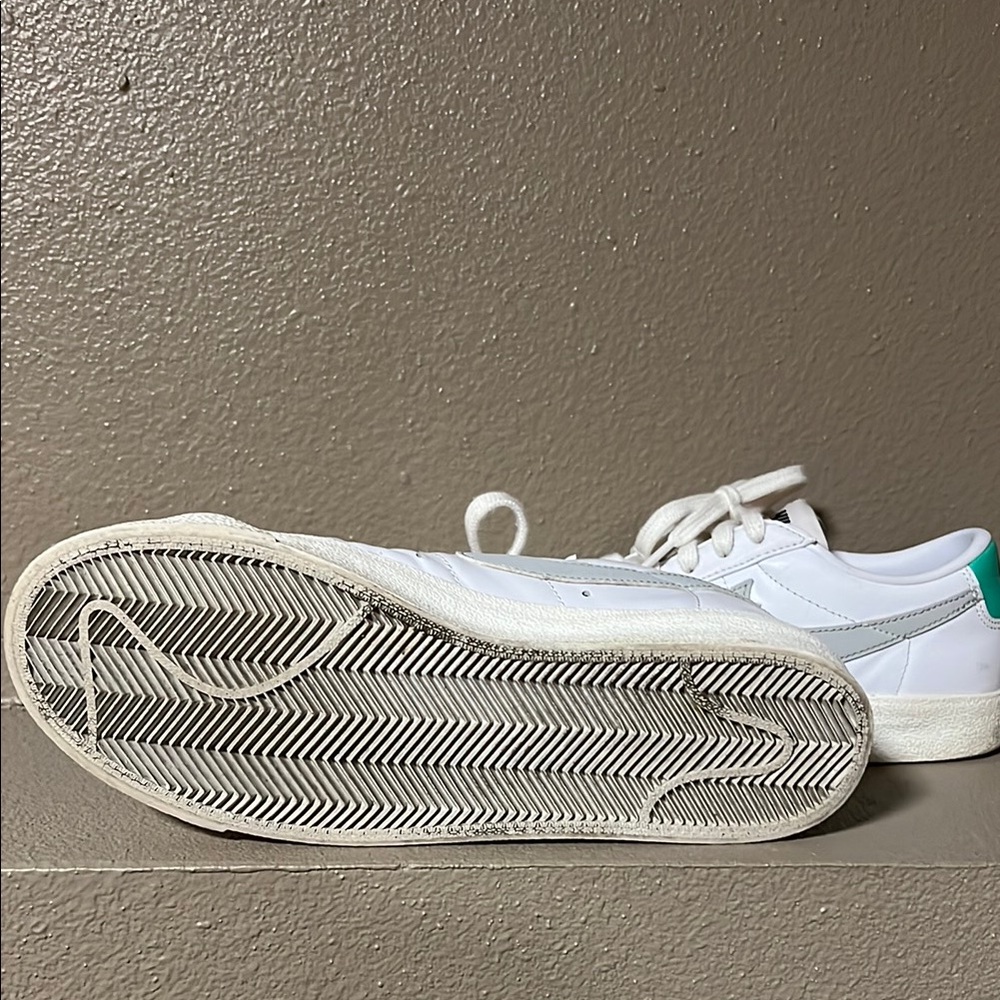 Nike Men’s Blazer Low 77 White and Gray Low-Top Sneakers - Picture 2 of 6